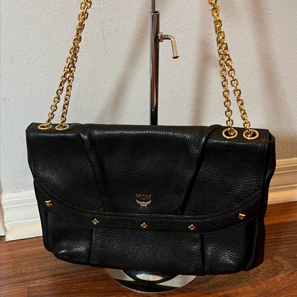 3027 MCM  Black Leather Shoulder Bag